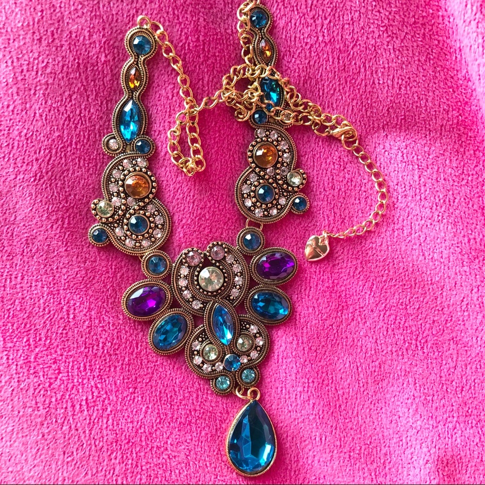 NWT Betsey Johnson Necklace